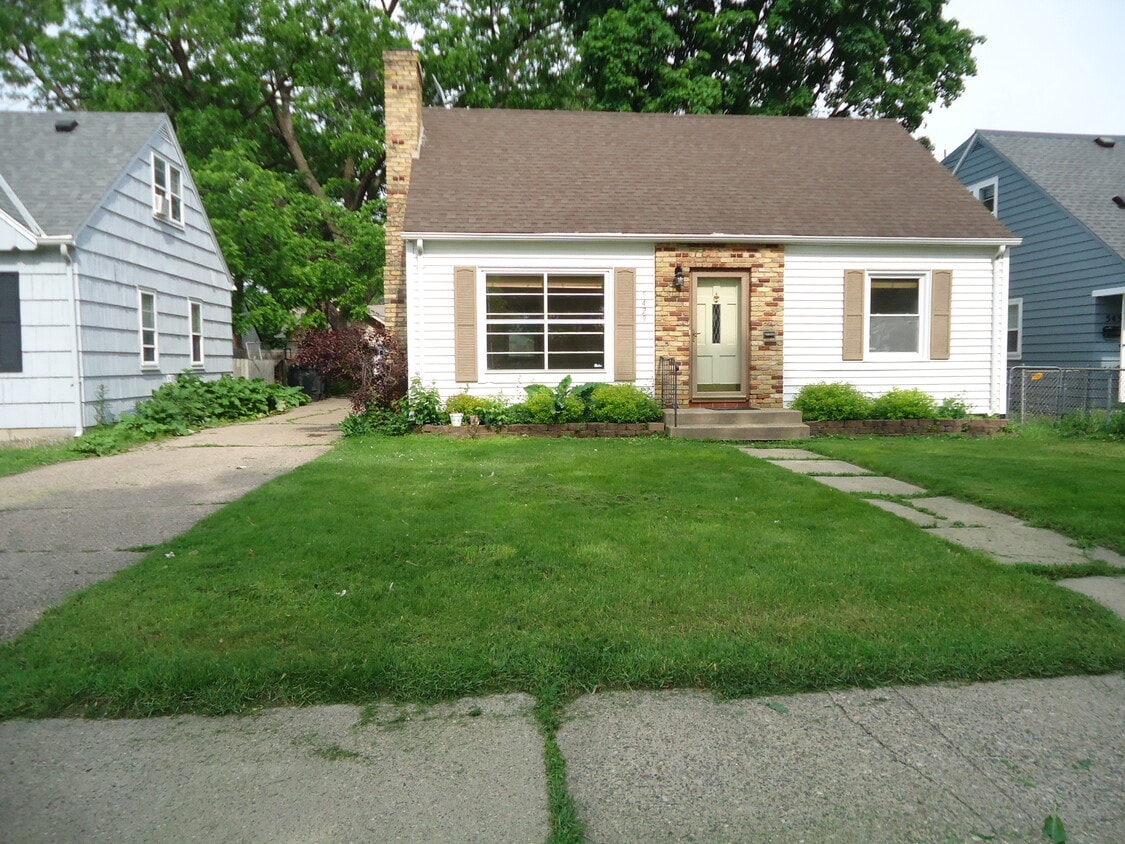 Primary Photo - 5429 Harriet Ave
