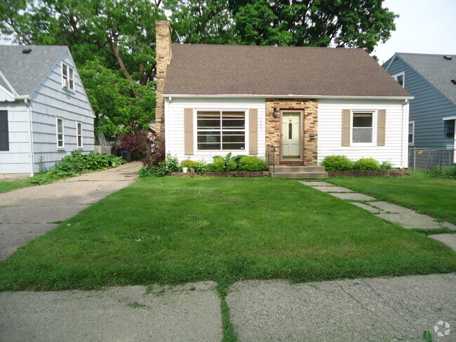 Building Photo - 5429 Harriet Ave