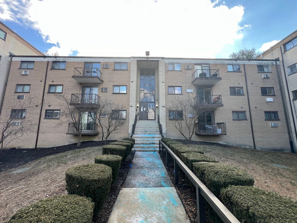 Primary Photo - Luxurious 2-Bedroom Condo at Haverford Hil...