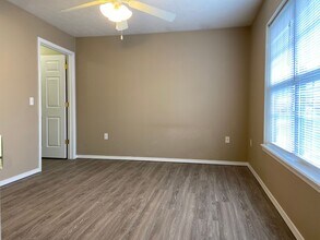 Building Photo - 172 Humanity Ln