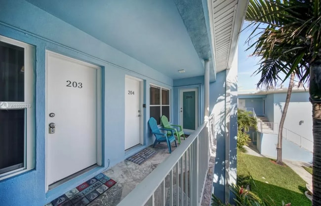 Unit Entry... - 315 Van Buren St