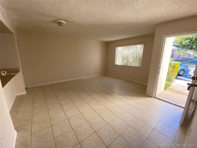Foto del edificio - 10405 SW 212th St