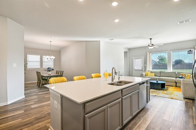 Building Photo - 4946 Hitchings Ct