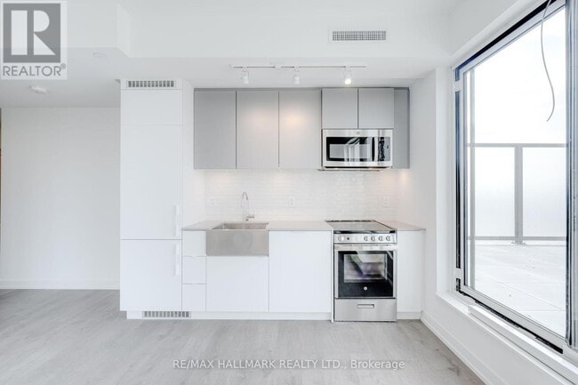 Building Photo - 1208-1270 DUFFERIN St