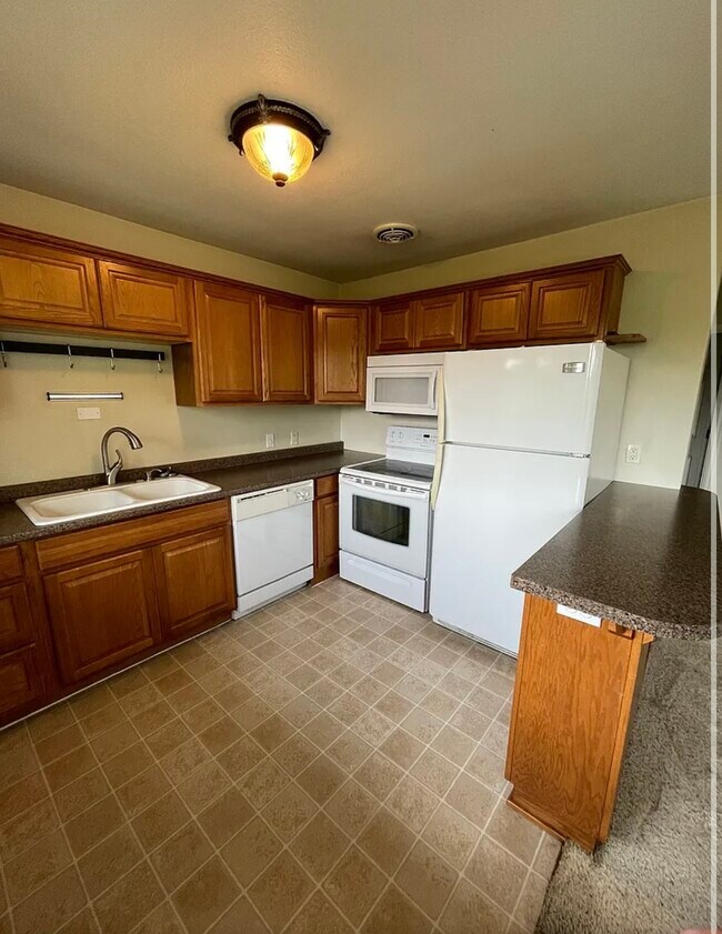 Building Photo - 2129 W 15th Ct