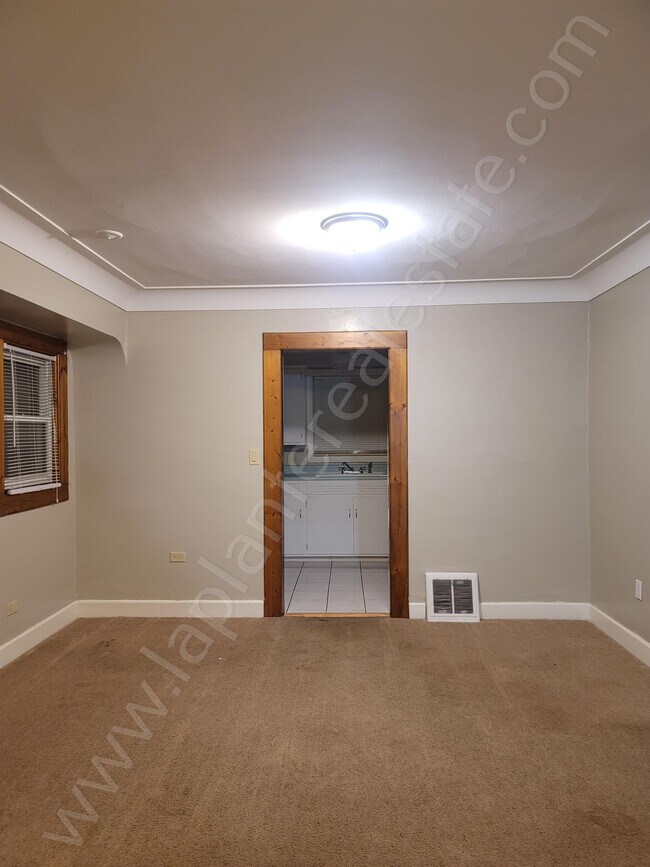 Building Photo - 1834 Berdan Ave