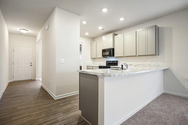 Foto del edificio - 529 Summerfield Ln NW