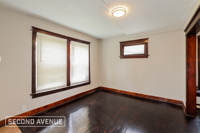 Building Photo - 3842 E 68th Terrace