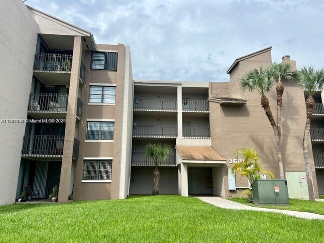 Building Photo - 3601 SW 117th Ave