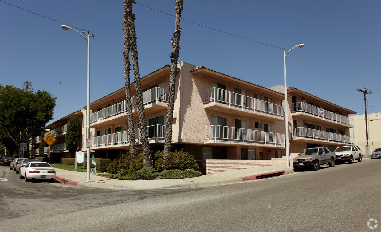 Building Photo - 6770 Springpark Ave