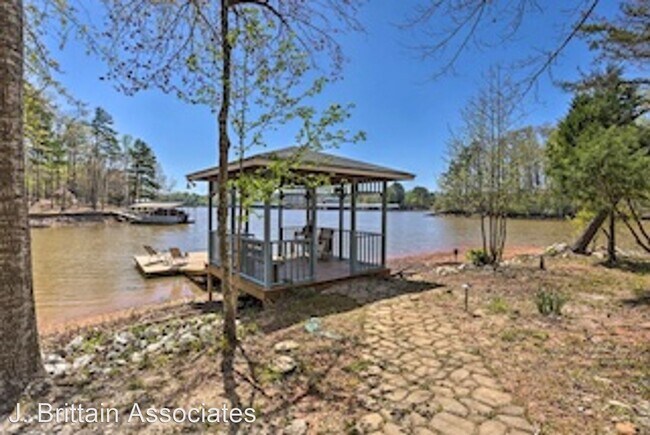 Foto del edificio - 4 br, 3 bath House - 41 Austin Drive