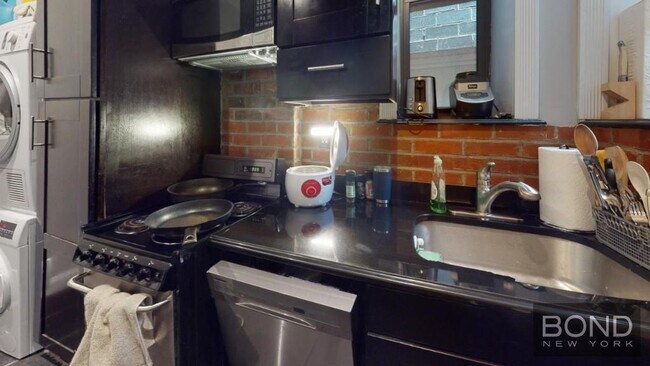 Foto del edificio - 219 E 23rd St