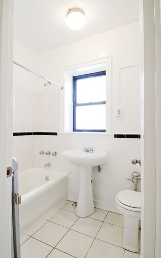Foto principal - 6041 N Kenmore Ave
