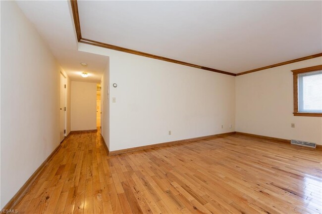 Building Photo - 2784 Euclid Heights Blvd