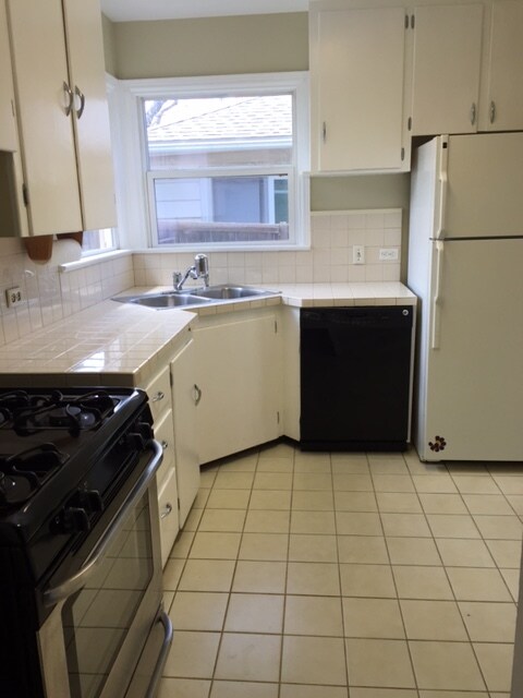Kitchen - 2565 S Gaylord St