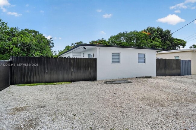 Building Photo - 636 NW 14th Terrace