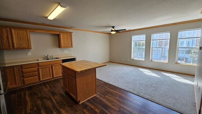 Foto del edificio - 8302 Westown Pkwy