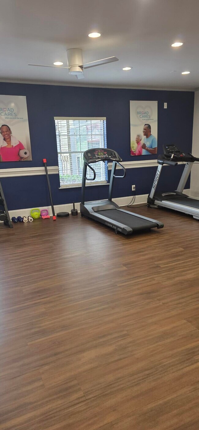 Foto del edificio - Pepper Tree Manor - 45+ Community