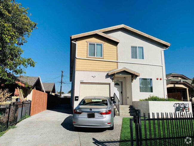 Building Photo - 4422 S Wilton Pl