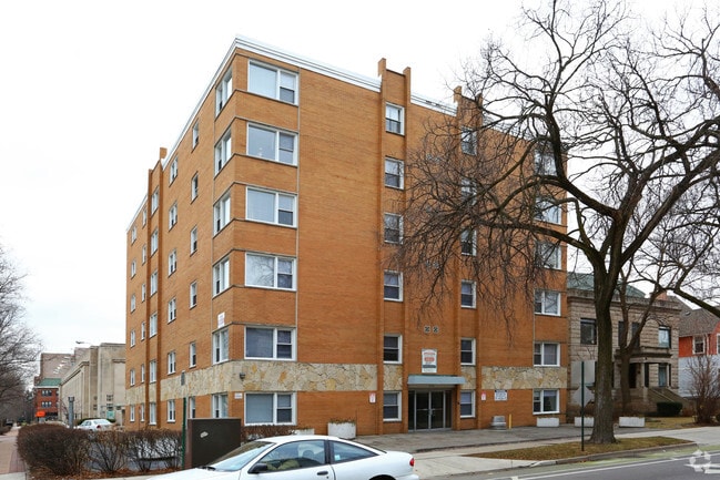 Building Photo - 1100 Church St