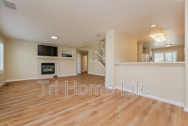 Building Photo - 22137 E Irish Dr