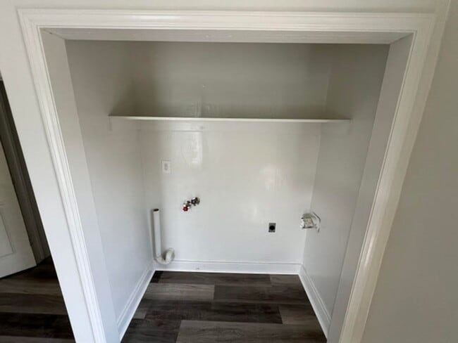 Foto del edificio - 1613 Loudon Ave NW