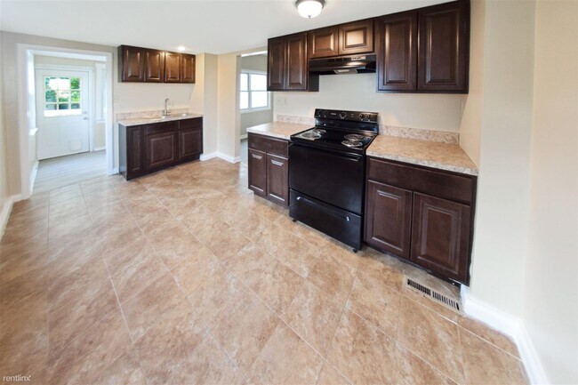Building Photo - 3 br, 1 bath House - 587 S Ogontz St
