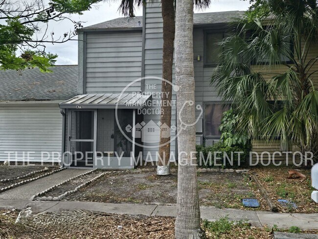 Foto del edificio - 4BR/2.5BA Tampa Home | Dual Kitchen Areas, Private Bedroom & Fresh Updates