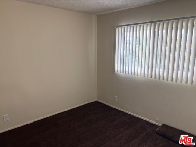 Building Photo - 6107 Brynhurst Ave