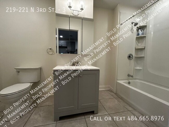 Foto del edificio - 219-221 N 3rd St.-3
