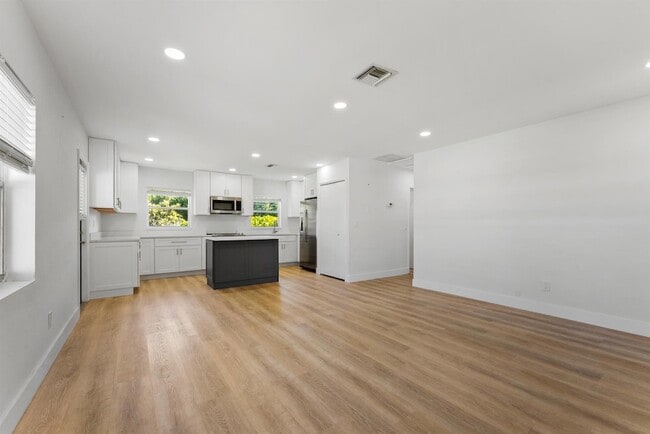 Photo - 632 Allen Ave Apartment