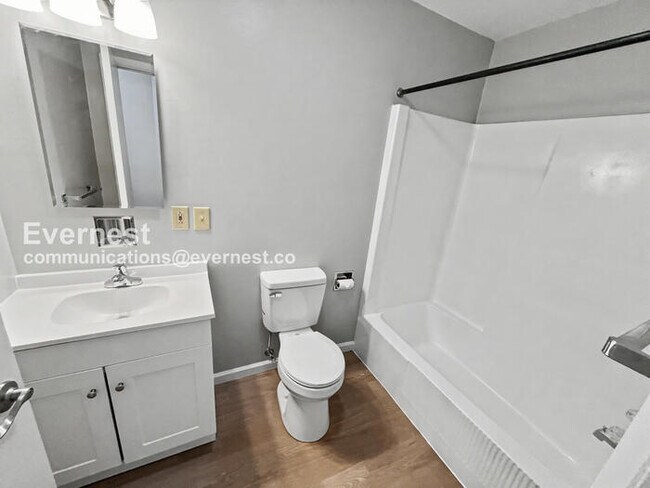 Foto del edificio - 12804 N Cresap St