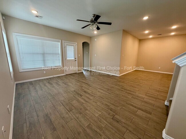 Foto del edificio - 6605 Leightyn Ln