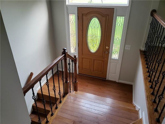 Building Photo - 2110 Clayburn Dr