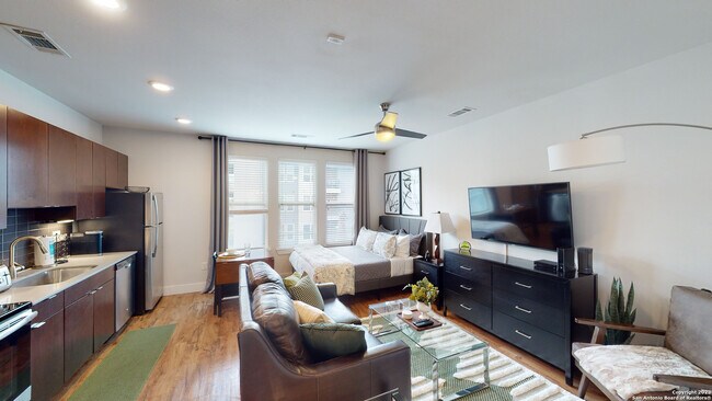 Foto del edificio - 750 N Orange Ave