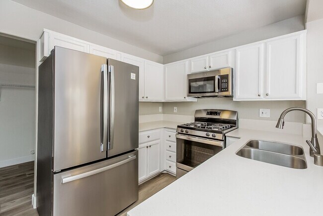 Foto del edificio - 3468 Blue Heather Dr