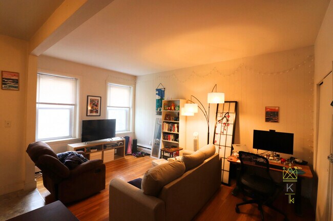 Building Photo - 199 Winthrop Rd