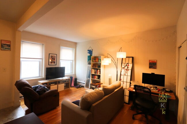 Building Photo - 199 Winthrop Rd