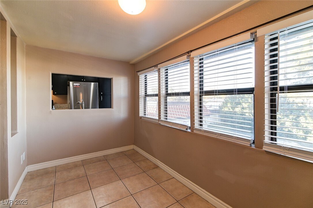 Foto del edificio - 1440 E Vegas Valley Dr