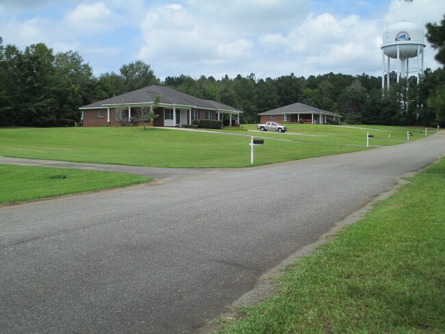 Building Photo - 111-139 Cedar Ridge Dr