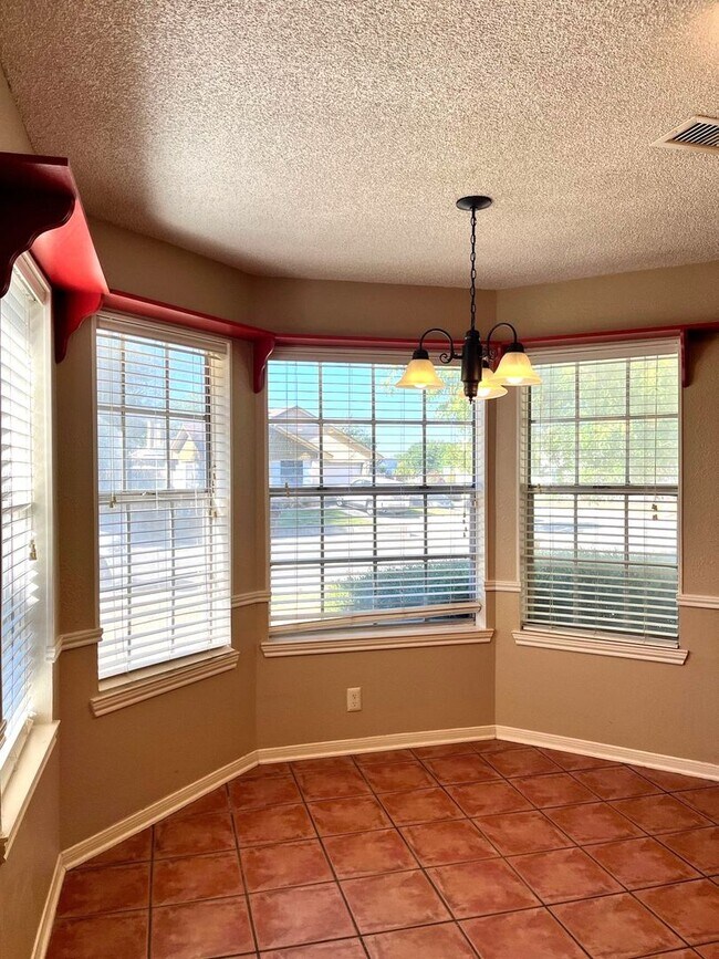 Building Photo - 3830 Candlestone Dr