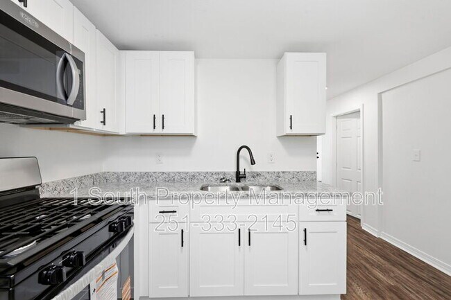Foto del edificio - 377 Tuttle Ave