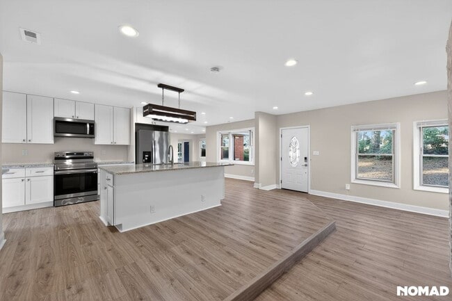 Building Photo - 119 Wilmot Dr