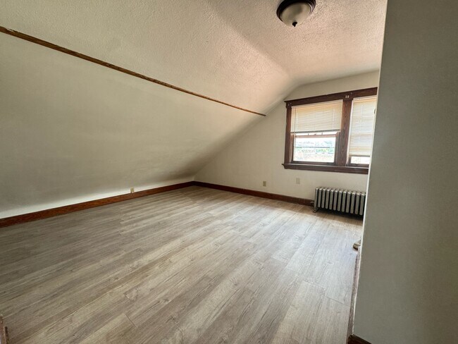 Foto del edificio - 2299 Harrison Ave