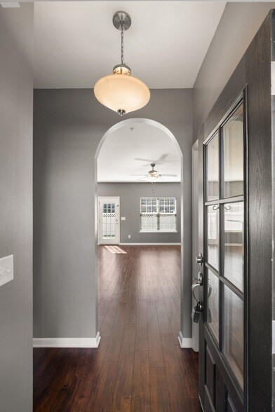 Foto del edificio - 105 Dursley Ln