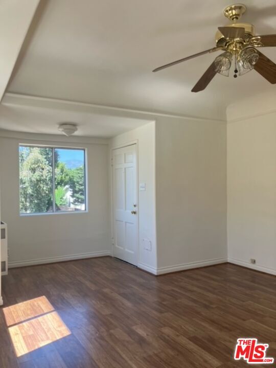 Foto del edificio - 4932 Lincoln Ave