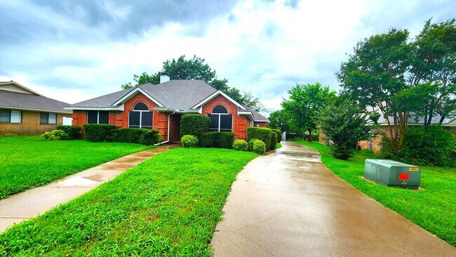 Photo - 3817 Yellowstone Pl Apartment