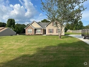 Building Photo - 605 McDowell Ln