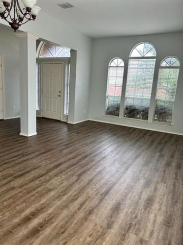 Foto del edificio - 8405 Greenfield Dr