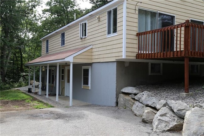 Building Photo - 30 Burlingame Ln